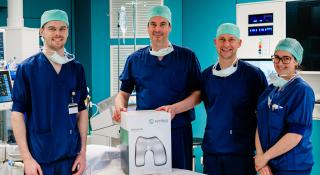 dr. Bart Stuyts met collega's operatiekwartier